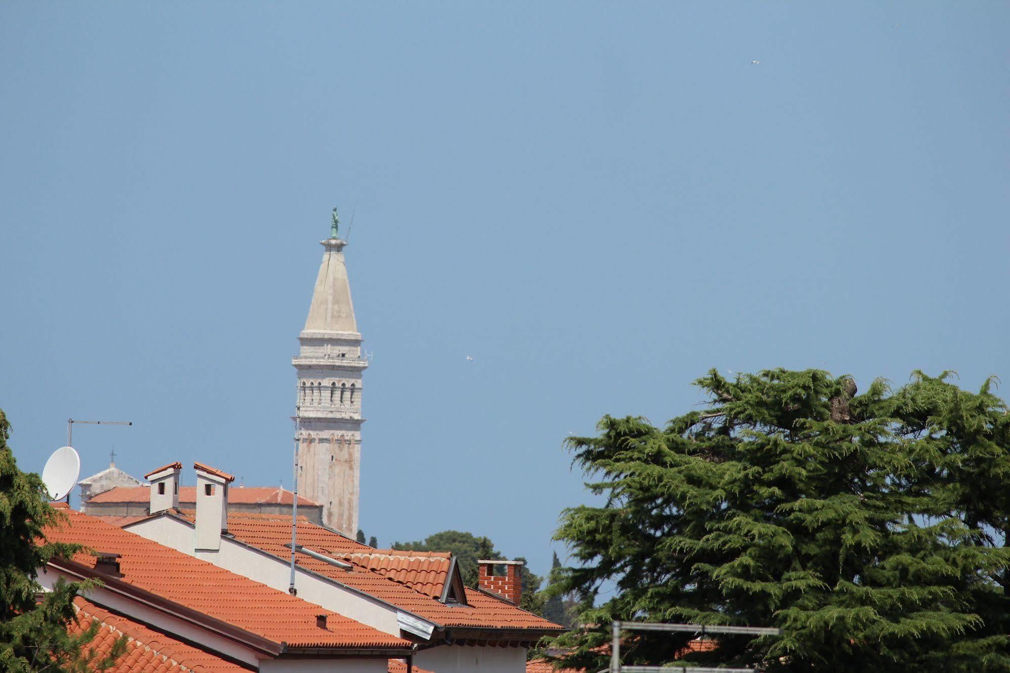 Rooms And Apartments Sally Rovinj Eksteriør billede