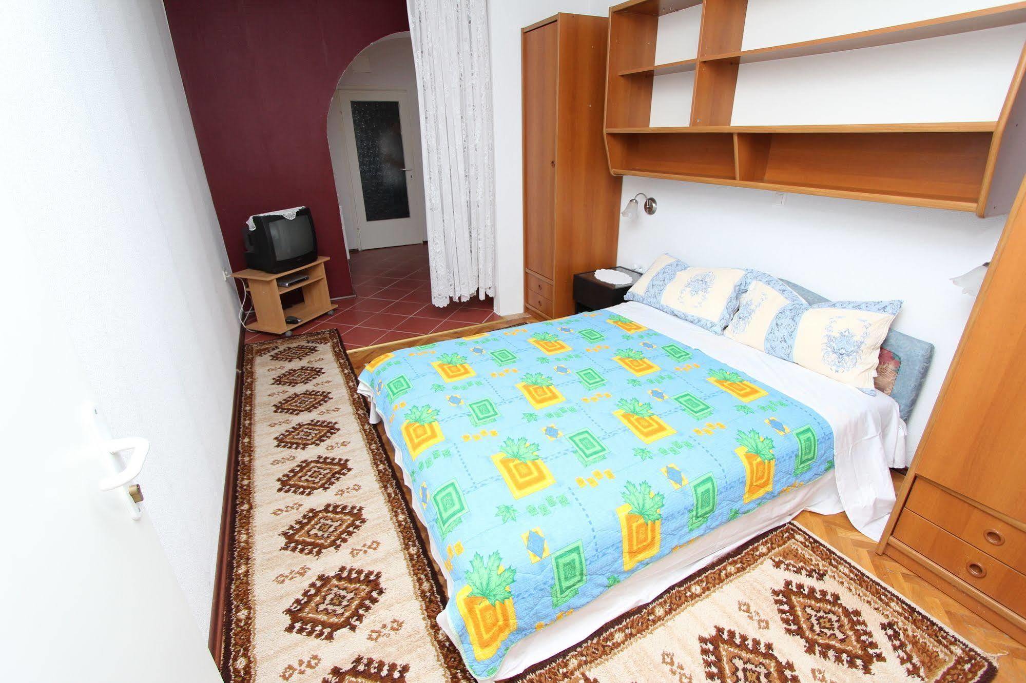 Rooms And Apartments Sally Rovinj Eksteriør billede